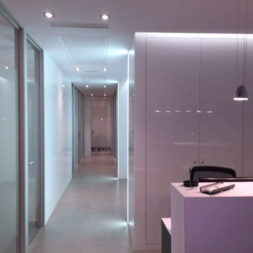 local pasillo recepción
